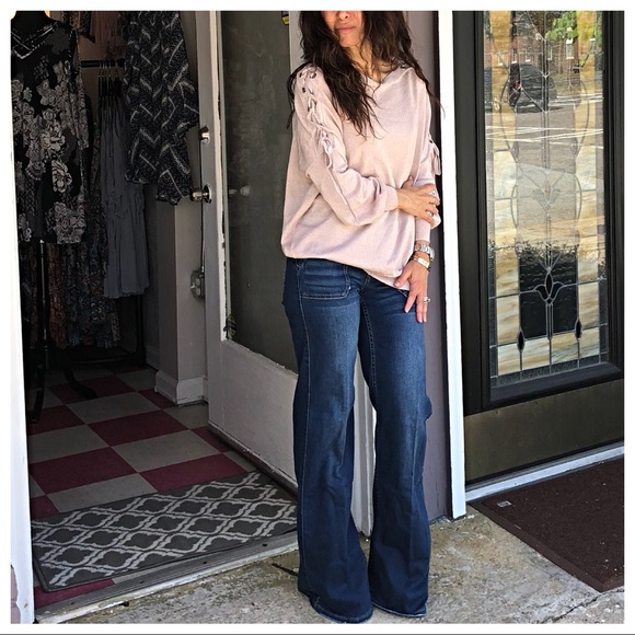 ✨LAST ONE ✨PARIS Lace up sleeves sweater - Picture 4 of 7